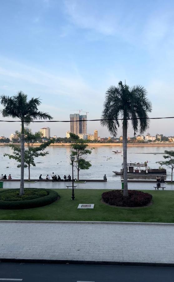 Khách sạn Crystal Blue Boutique 3*