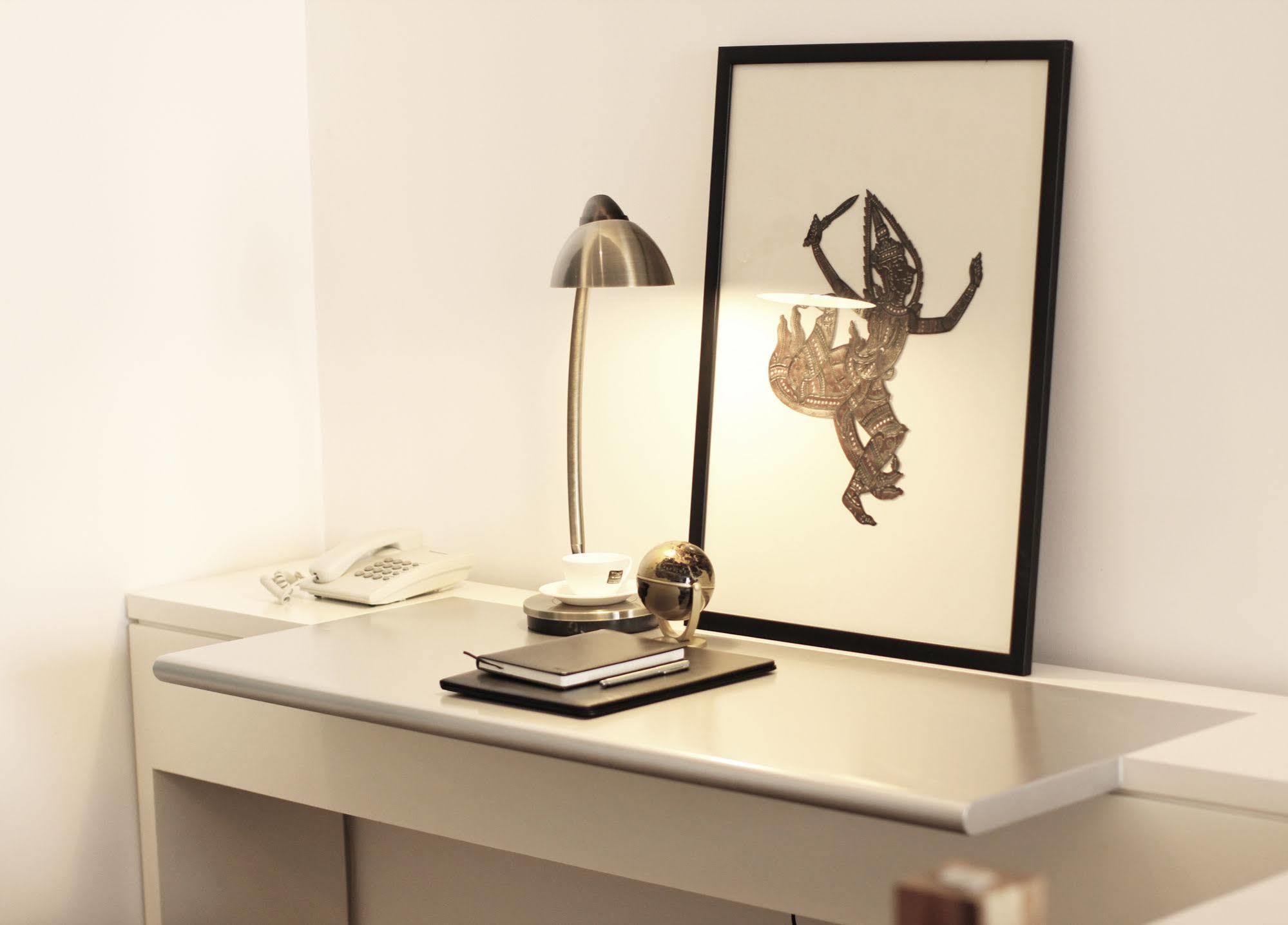 Crystal Blue Boutique Khách sạn 3*