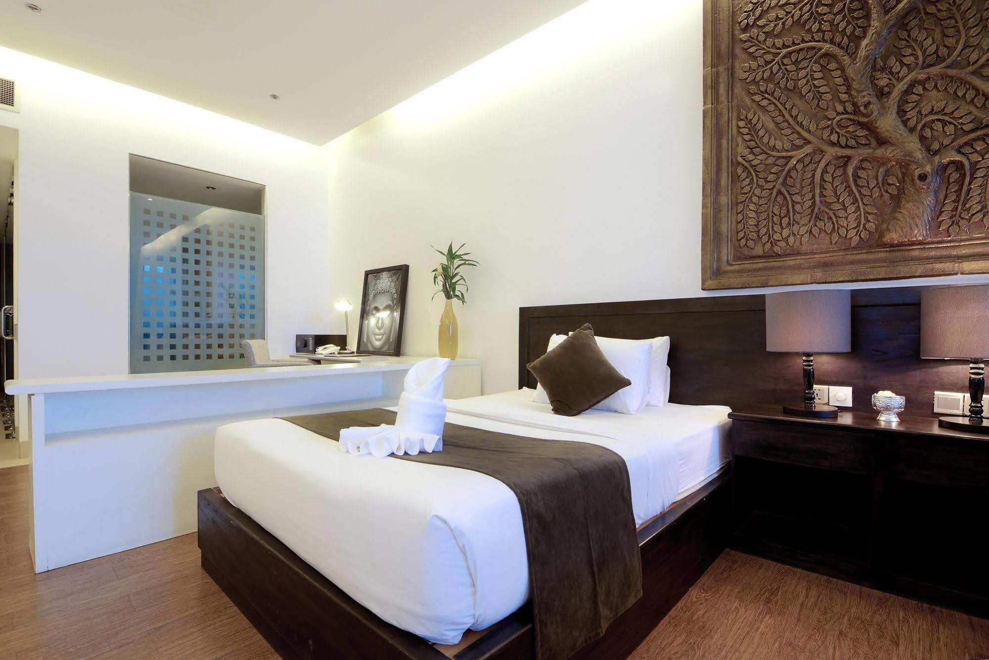 Crystal Blue Boutique 3*