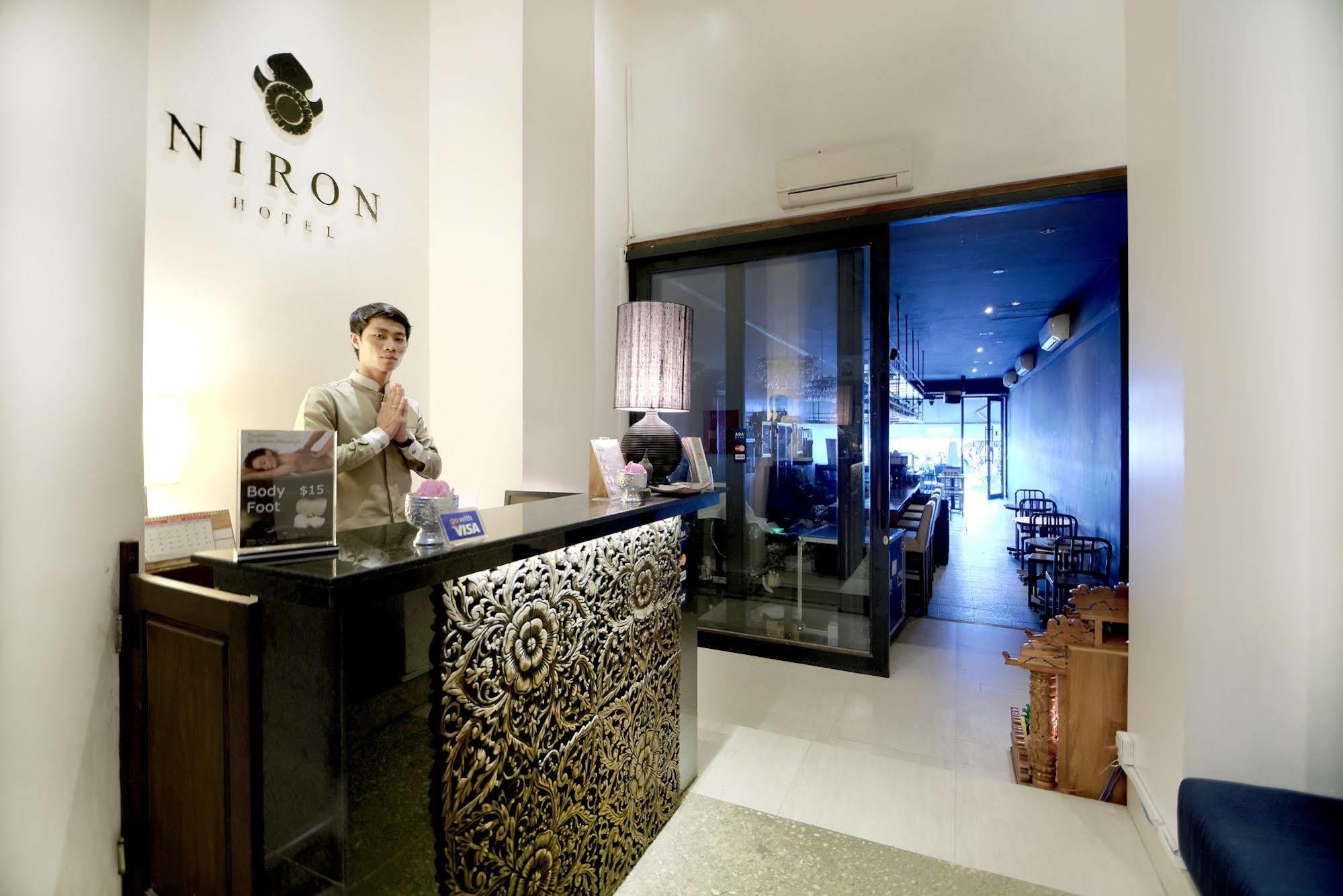 Khách sạn Crystal Blue Boutique 3*